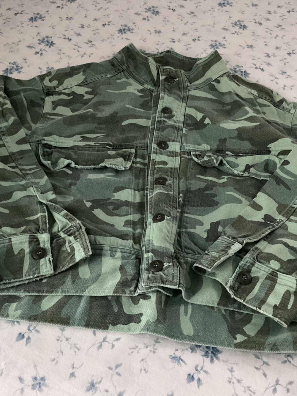 AMO Green Camo Army Patch Jacket EUC
